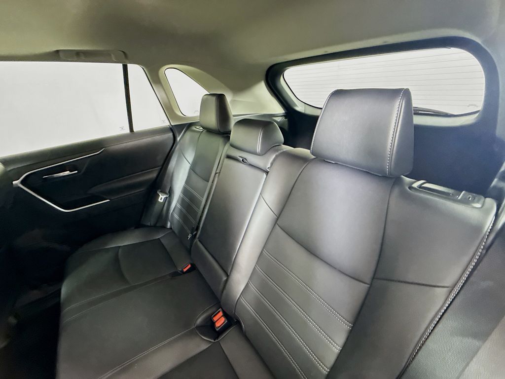 2023 Toyota RAV4 XLE Premium photo 21