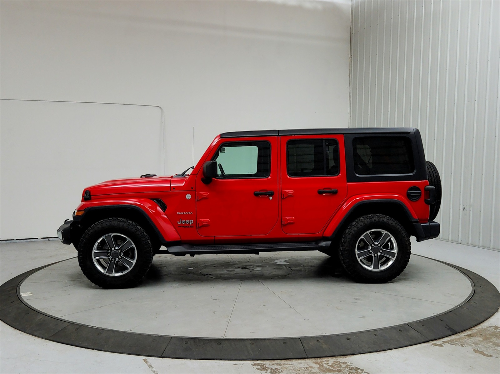 2020 Jeep Wrangler Unlimited Sahara photo 4