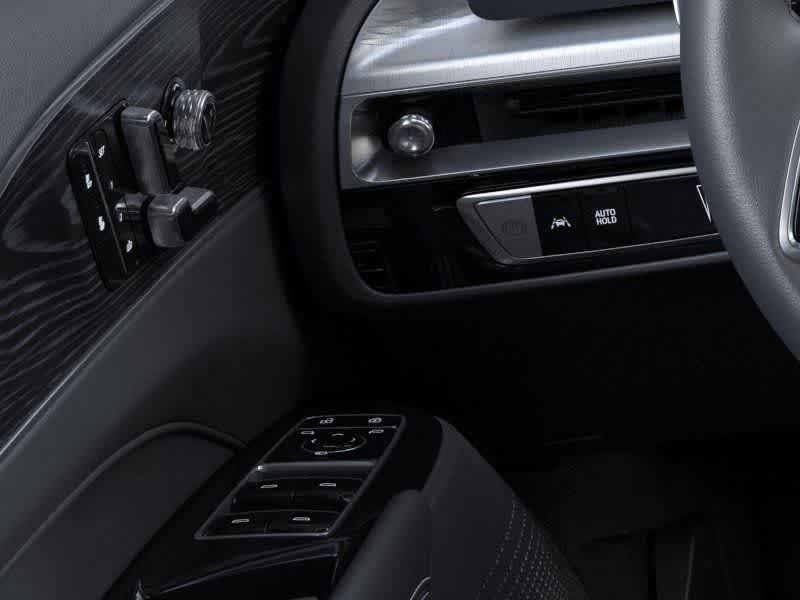 2025 Cadillac Lyriq Luxury photo 22
