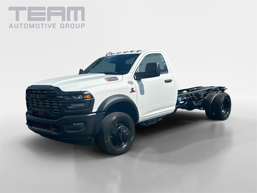 2025 Ram 4500 Tradesman photo 2