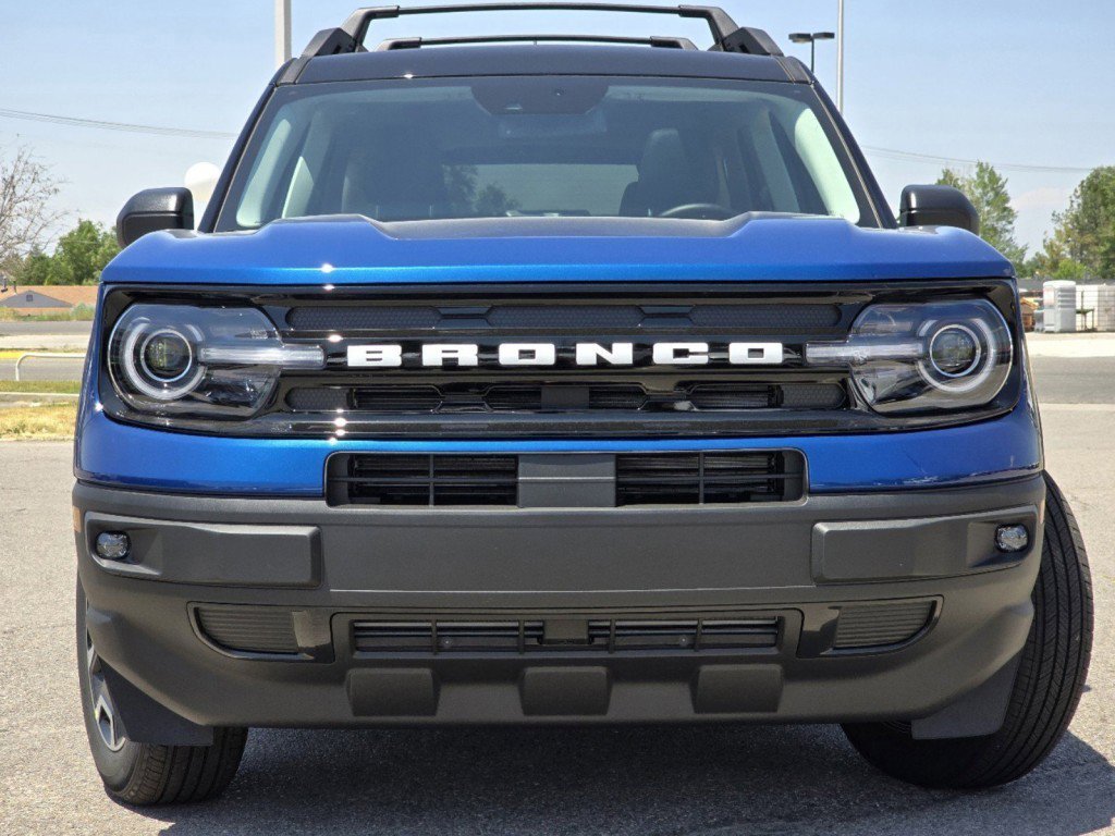 2024 Ford Bronco Sport Outer Banks photo 2