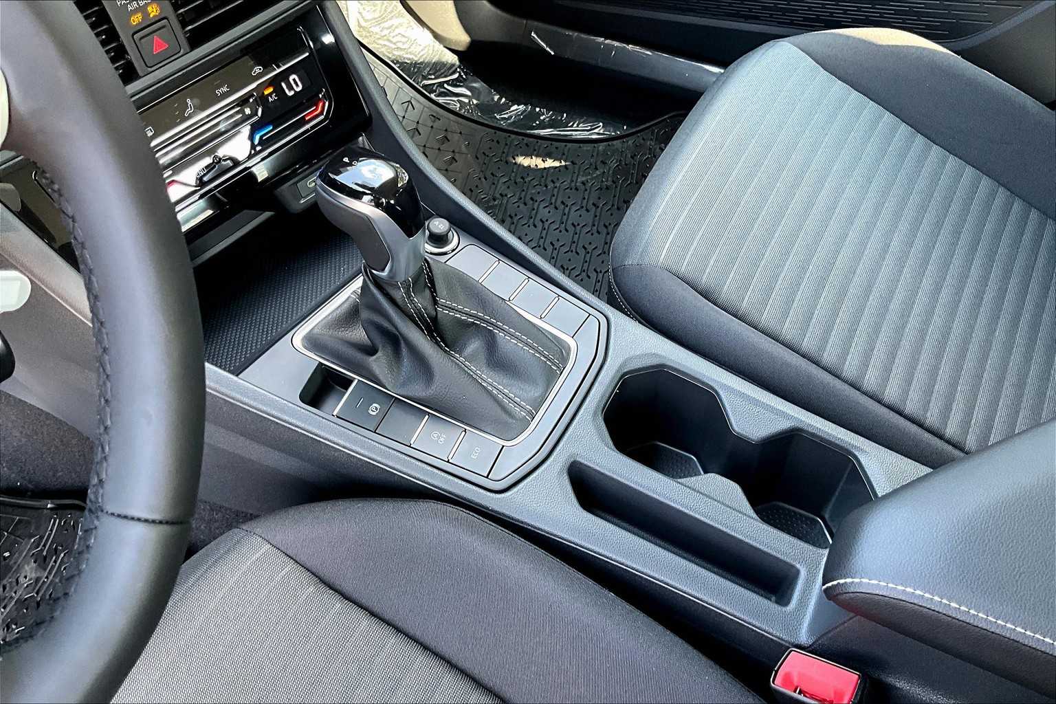 2025 Volkswagen Jetta 1.5T S photo 7