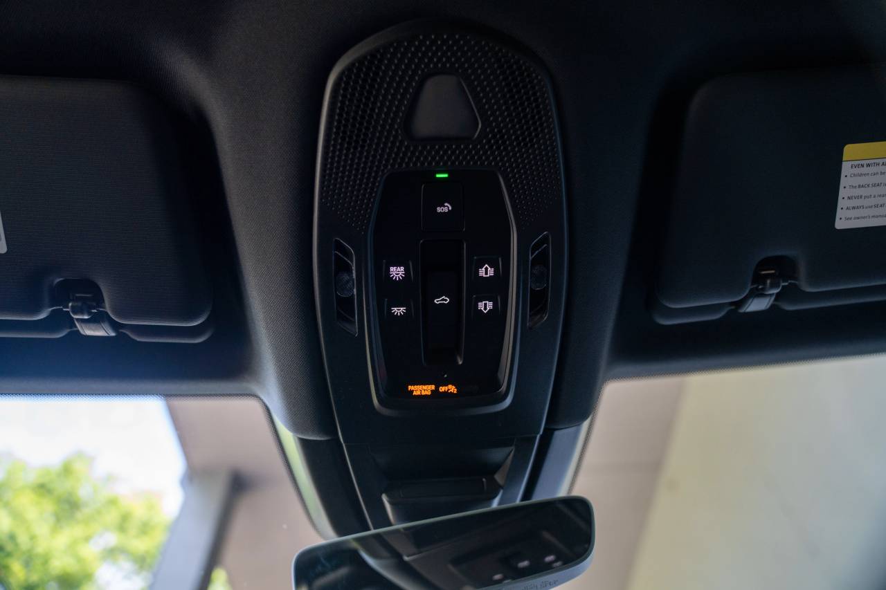 2025 Porsche Cayenne photo 17