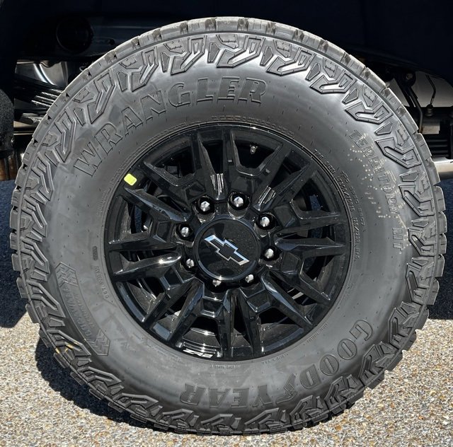 2025 Chevrolet Silverado 2500HD ZR2 photo 9