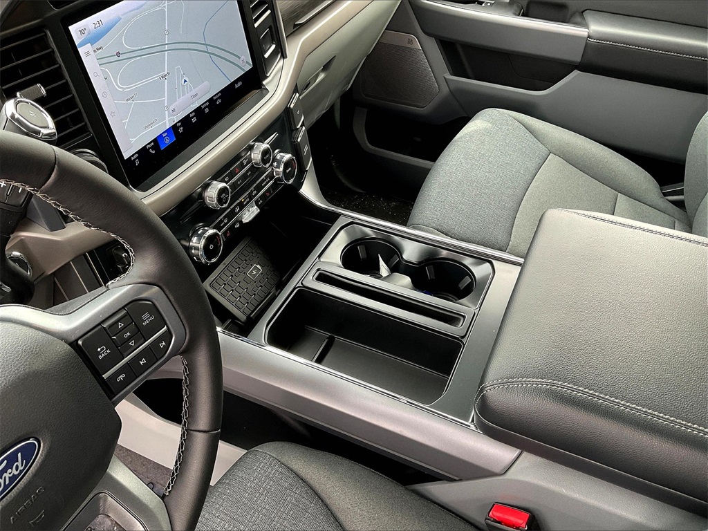 2025 Ford F-150 XLT photo 13