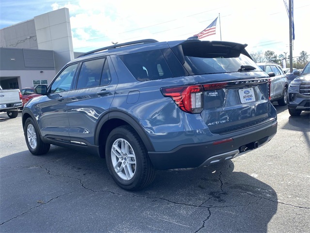 2026 Ford Explorer photo 4