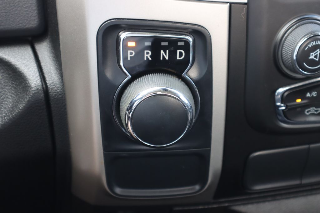 2019 Ram 1500 Classic Warlock photo 16