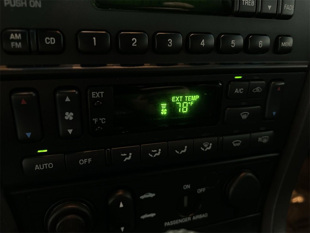 2002 Ford Thunderbird Base photo 17