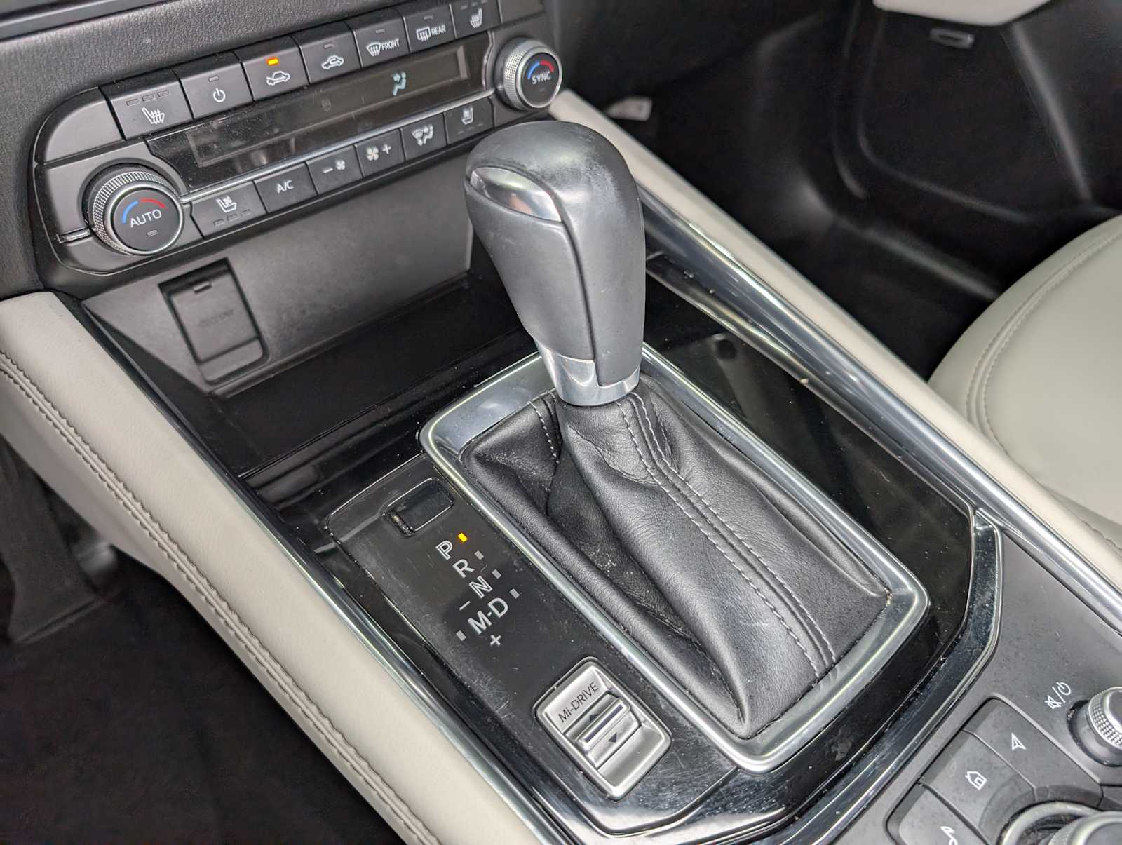 2022 Mazda CX-5 2.5 Premium Plus photo 28
