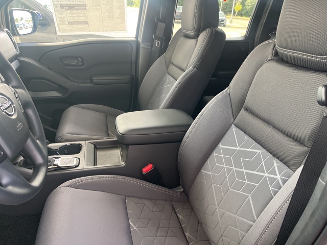 2026 Nissan Frontier Crew Cab SV photo 8