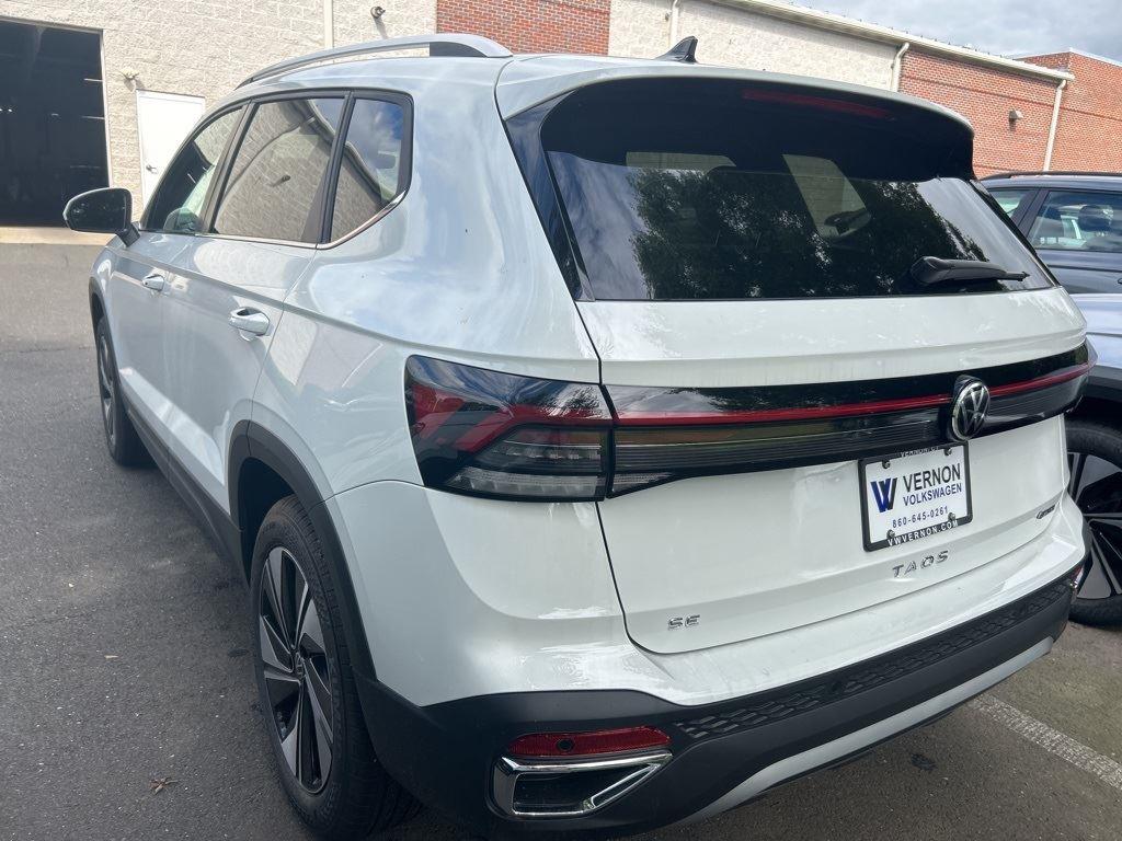 2025 Volkswagen Taos SE photo 2