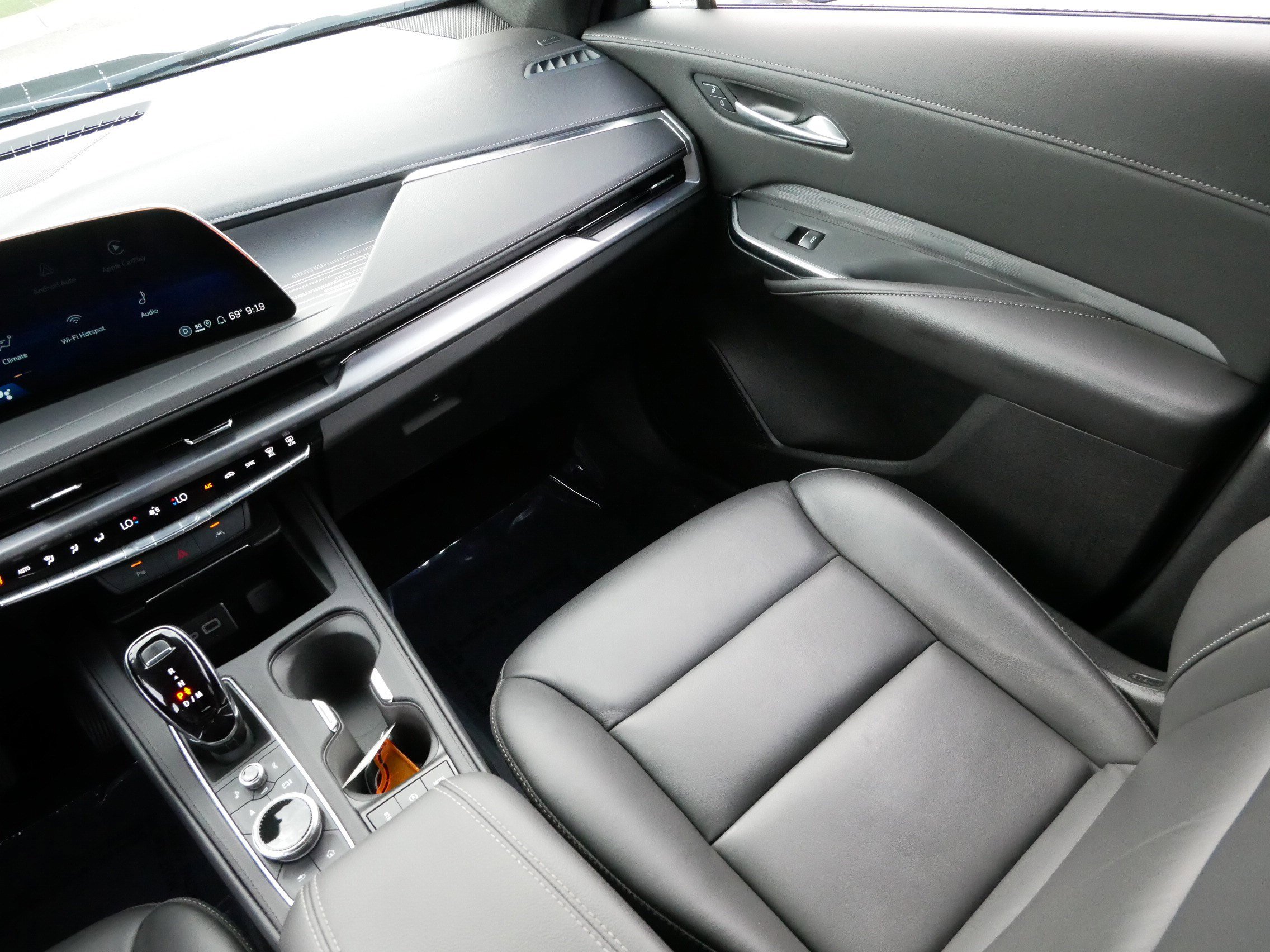 2025 Cadillac XT4 Premium Luxury photo 8