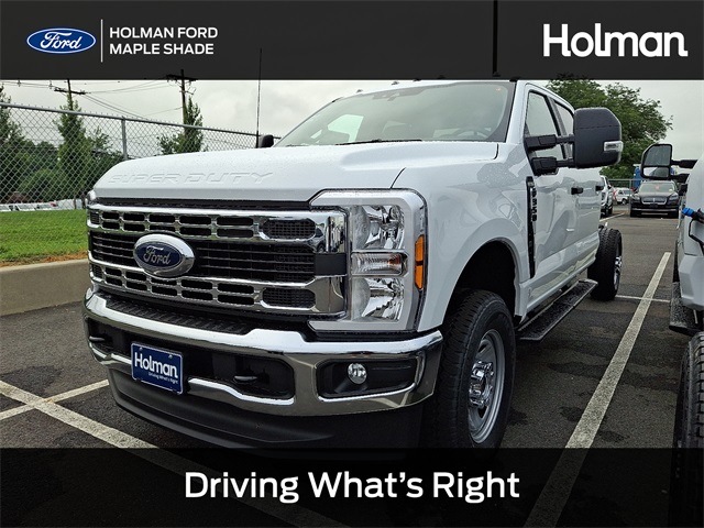 2025 Ford F-350 Super Duty Chassis Cab XL's photo