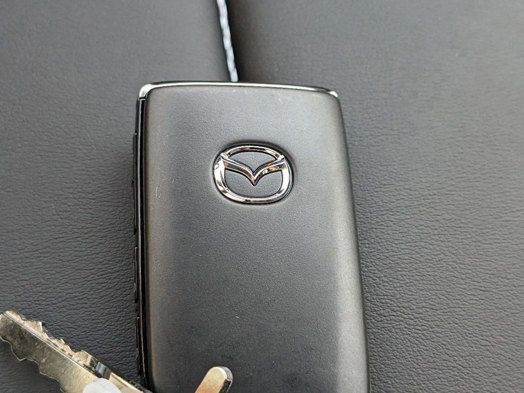 2025 Mazda CX-90 Plug-in Hybrid Preferred photo 30