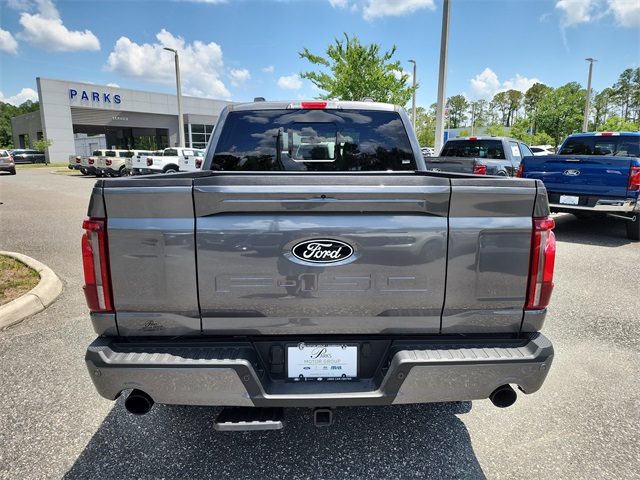 2025 Ford F-150 Lariat photo 4