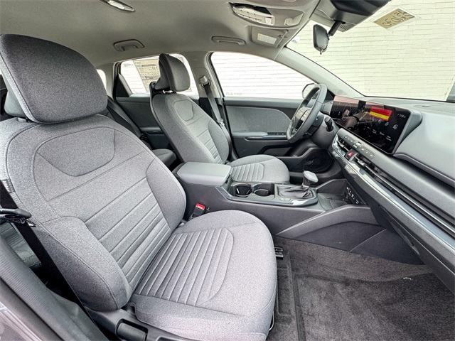 2025 Kia K4 EX photo 19
