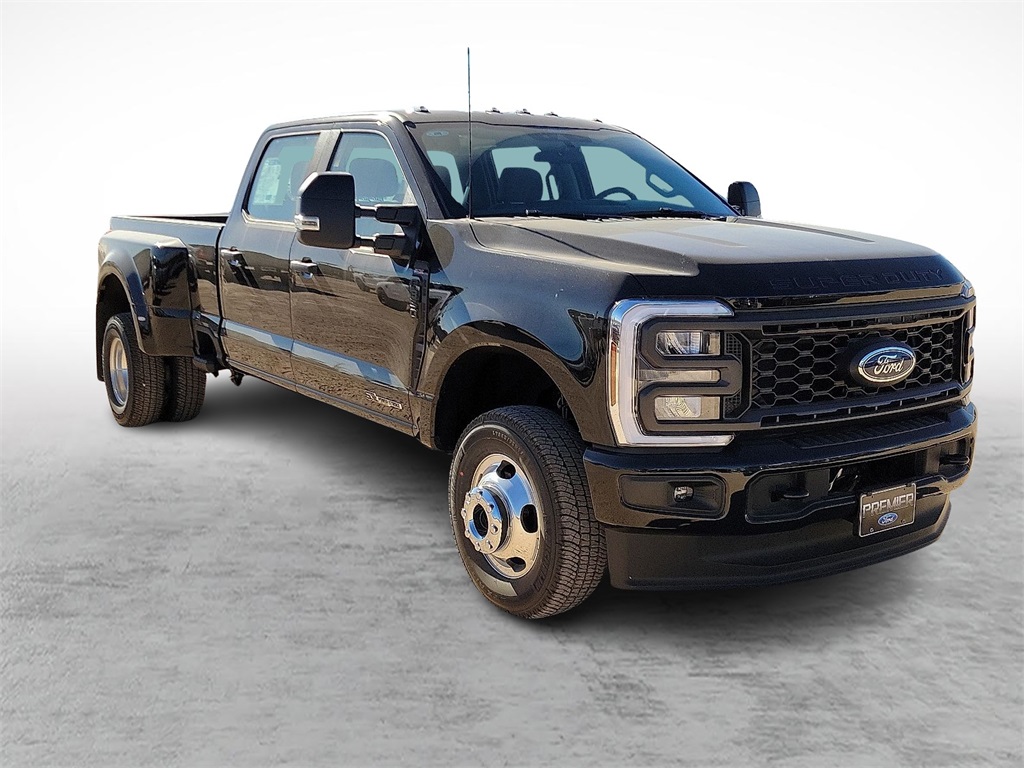 2026 Ford F-350 Super Duty XL's photo
