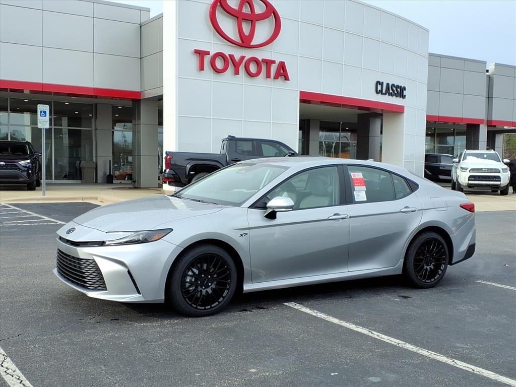 2026 Toyota Camry LE's photo