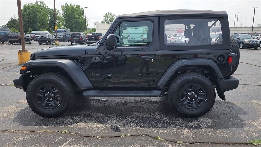 2023 Jeep Wrangler Sport photo 5
