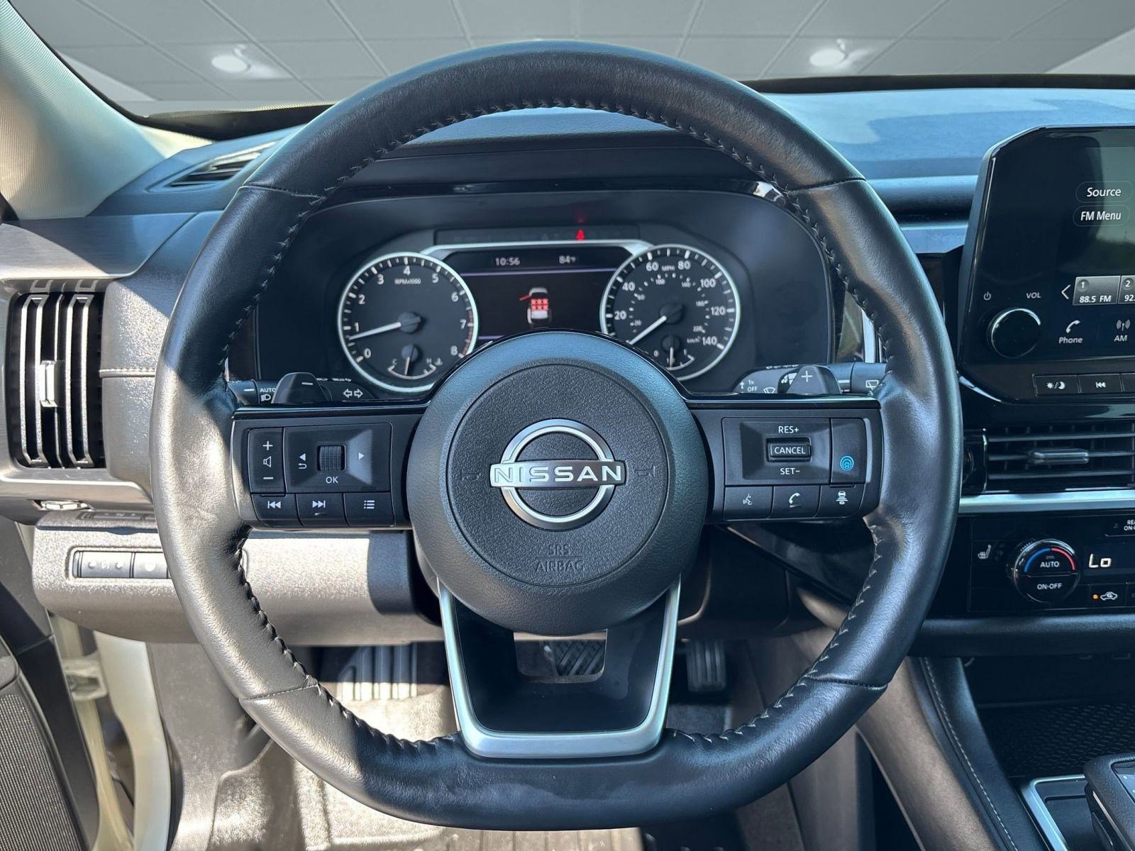 2022 Nissan Pathfinder SL photo 18
