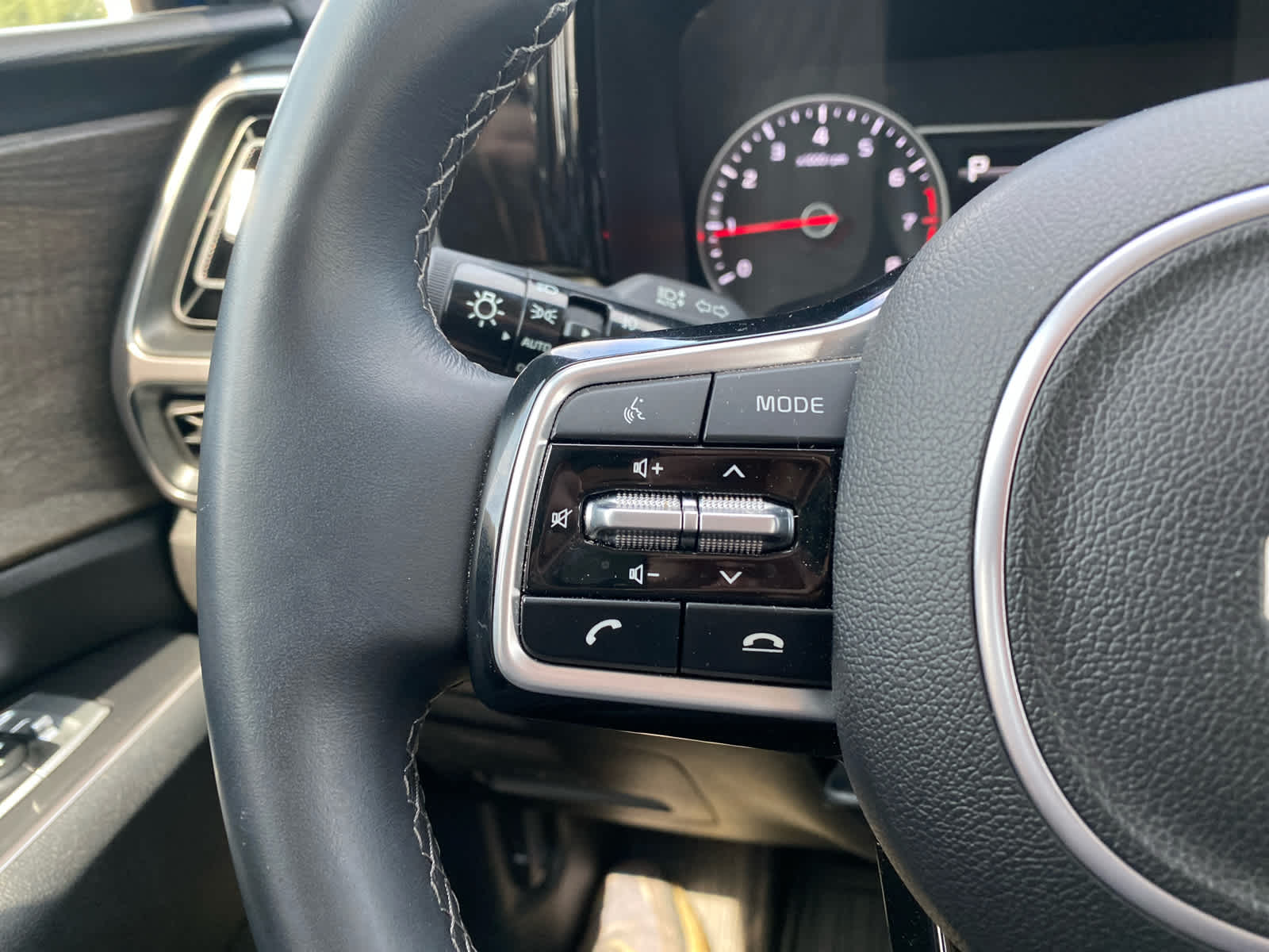 2023 Kia Sorento EX photo 13
