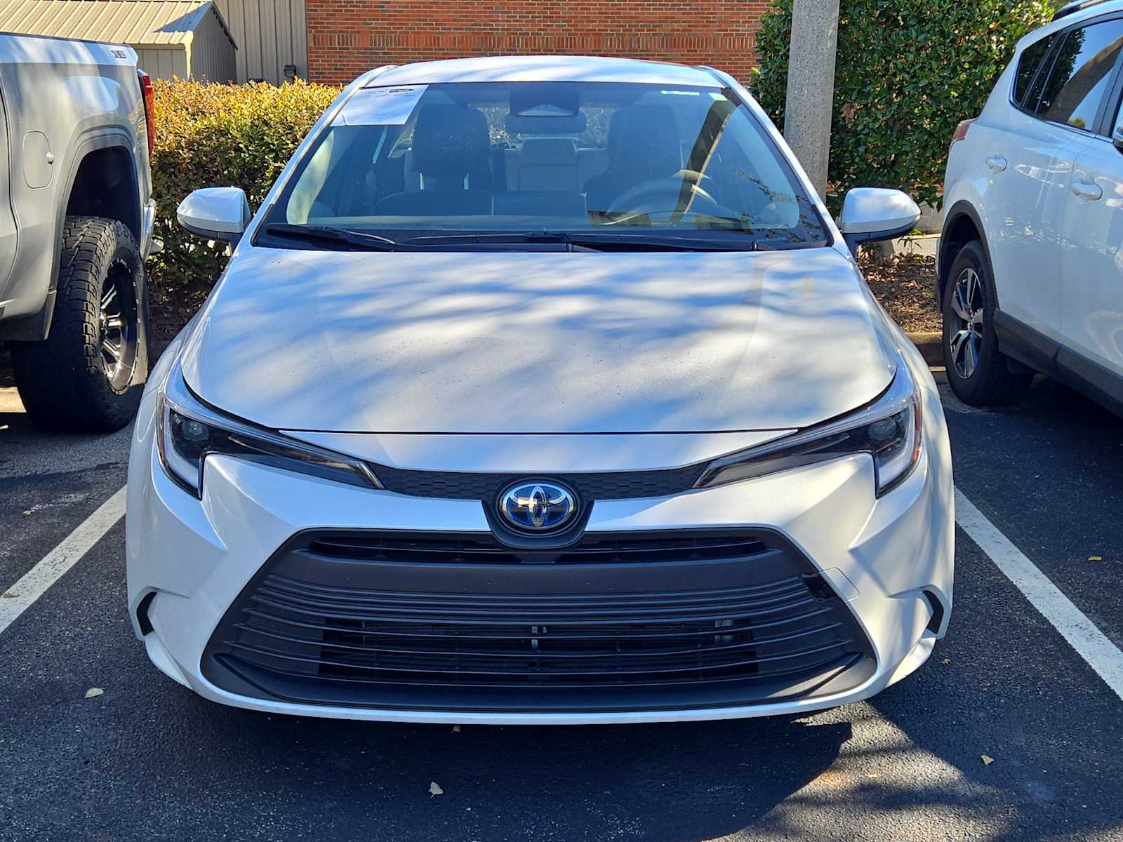 2023 Toyota Corolla Hybrid LE photo 2