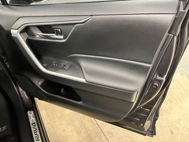 2023 Toyota RAV4 XLE photo 20
