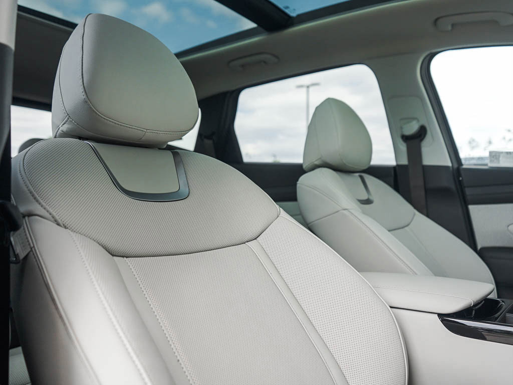 2025 Hyundai Tucson Limited photo 11