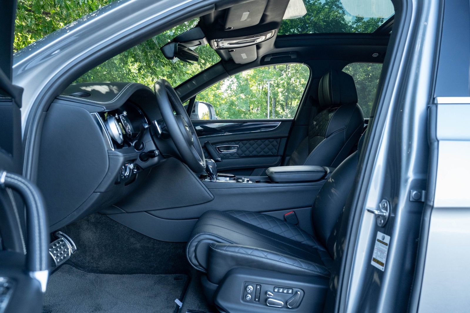 2017 Bentley Bentayga W12 photo 17