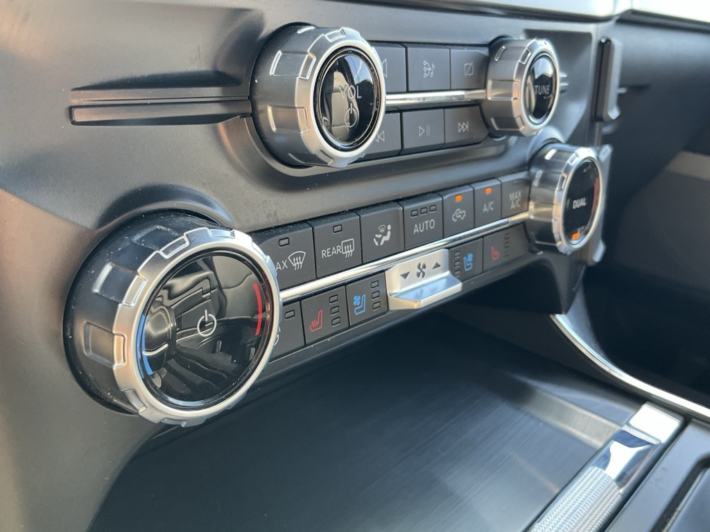 2023 Ford F-150 Lariat photo 4