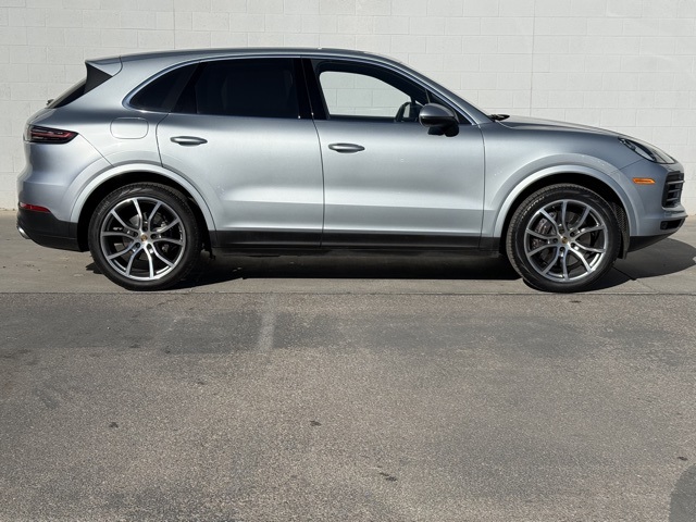 2023 Porsche Cayenne Base photo 8