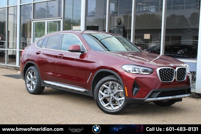 2025 BMW X4 30i's photo