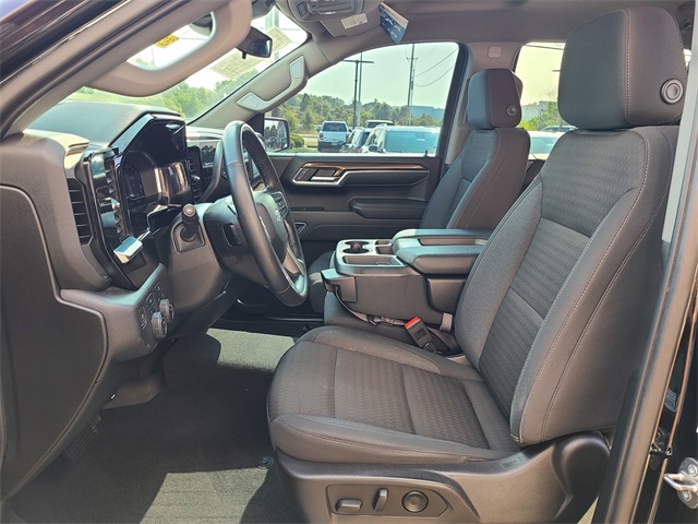 2023 Chevrolet Silverado 1500 RST photo 13