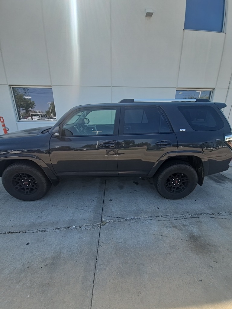 2024 Toyota 4Runner SR5 Premium photo 2