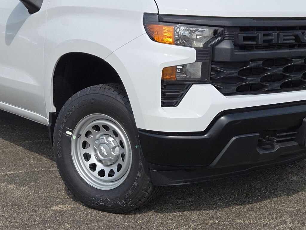 2026 Chevrolet Silverado 1500 photo 3