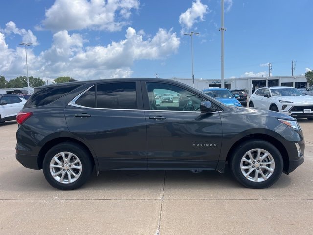 2021 Chevrolet Equinox LT photo 3