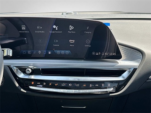 2025 Cadillac Lyriq Luxury photo 3