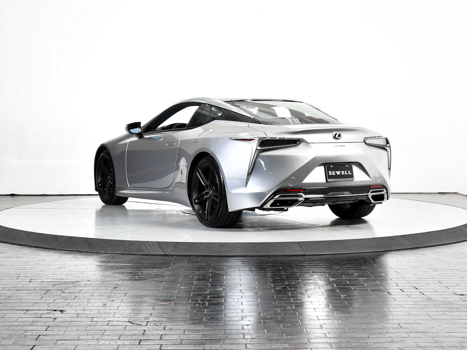2025 Lexus LC 500 photo 2