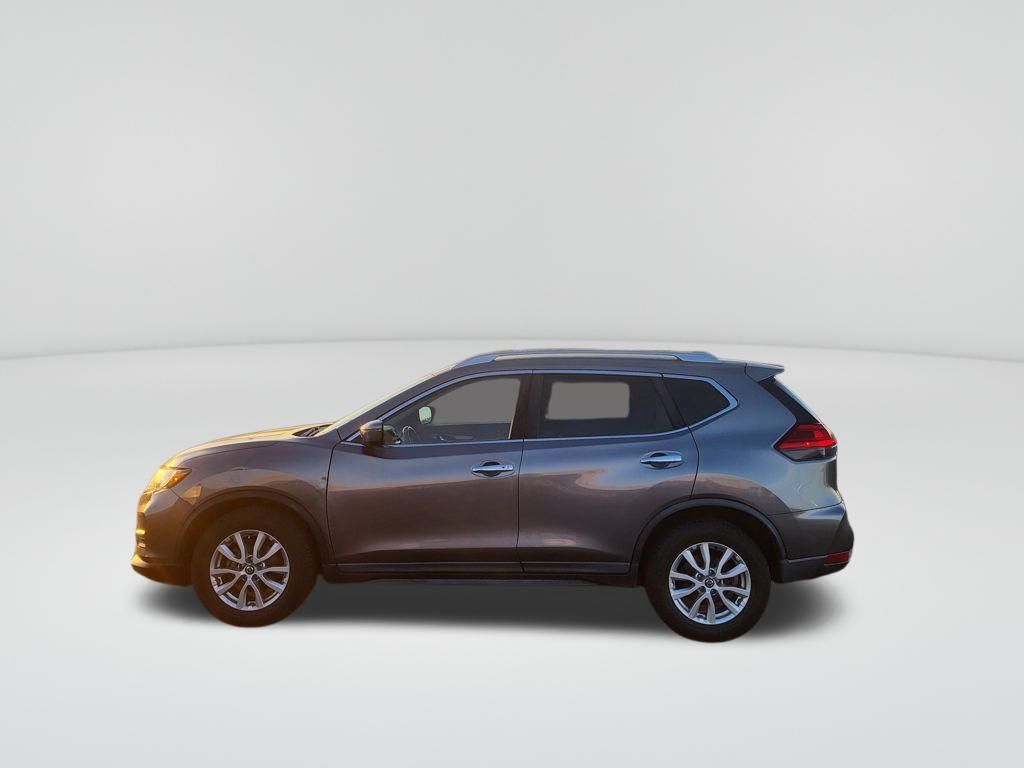 2017 Nissan Rogue SV photo 2