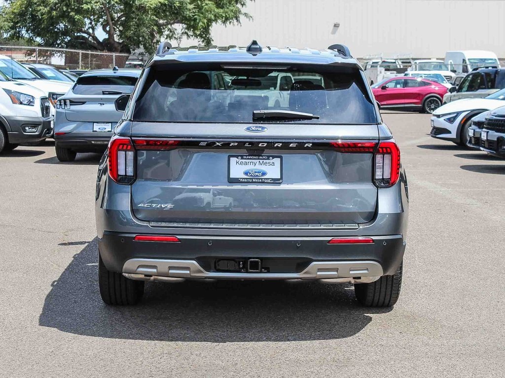 2025 Ford Explorer photo 9