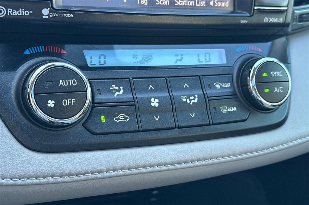 2017 Toyota RAV4 XLE photo 17