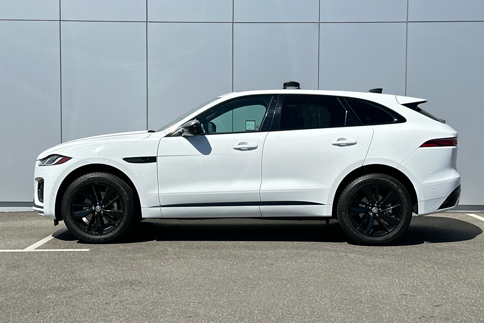 2025 Jaguar F-PACE P250 R-Dynamic S photo 2