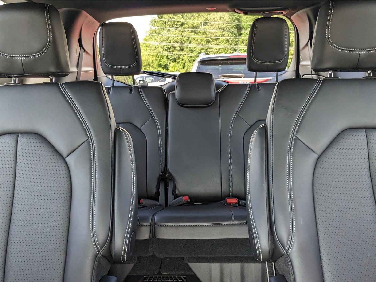 2025 Chrysler Pacifica photo 16