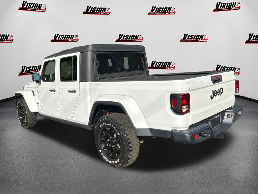 2021 Jeep Gladiator Willys photo 6