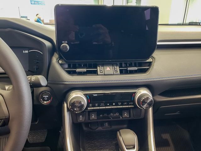 2025 Toyota RAV4 Hybrid XSE photo 13