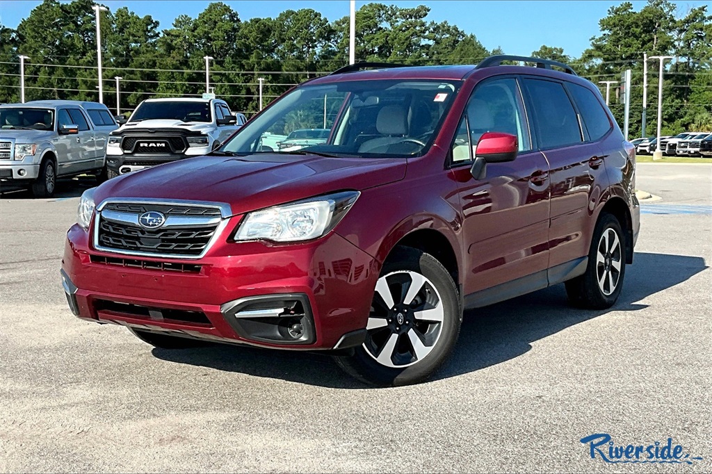 2018 Subaru Forester 2.5i Premium photo 3