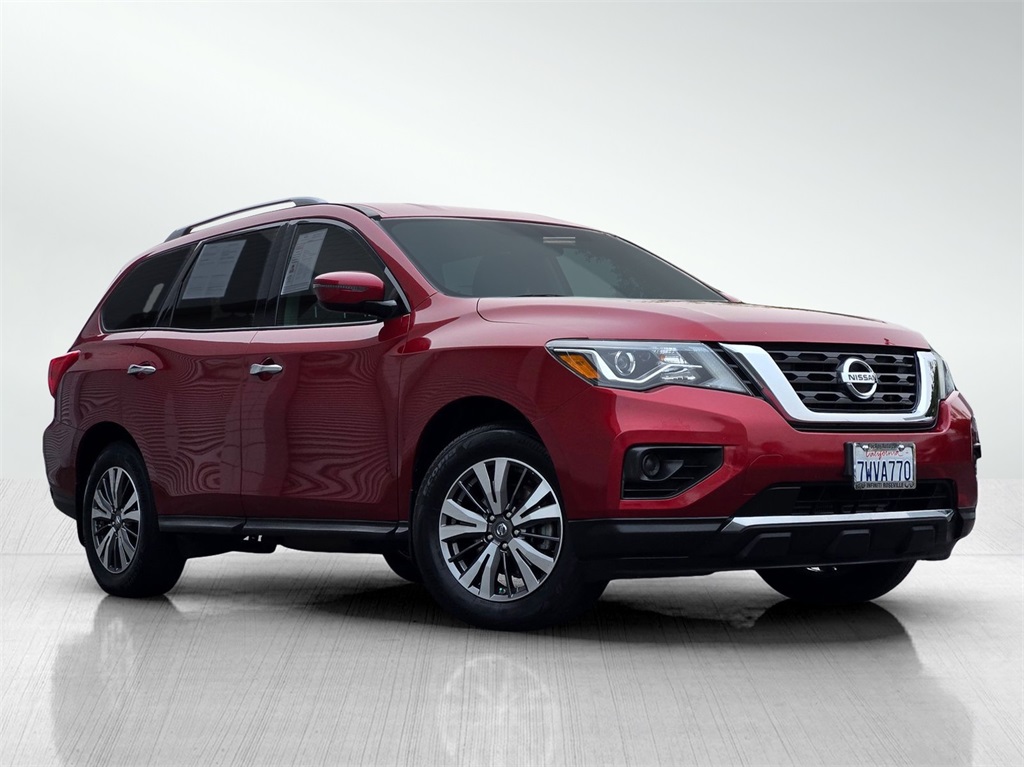2017 Nissan Pathfinder S's photo