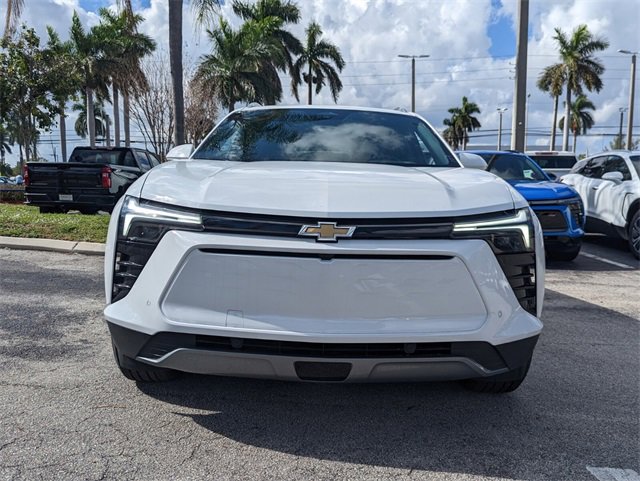 2025 Chevrolet Blazer EV photo 3