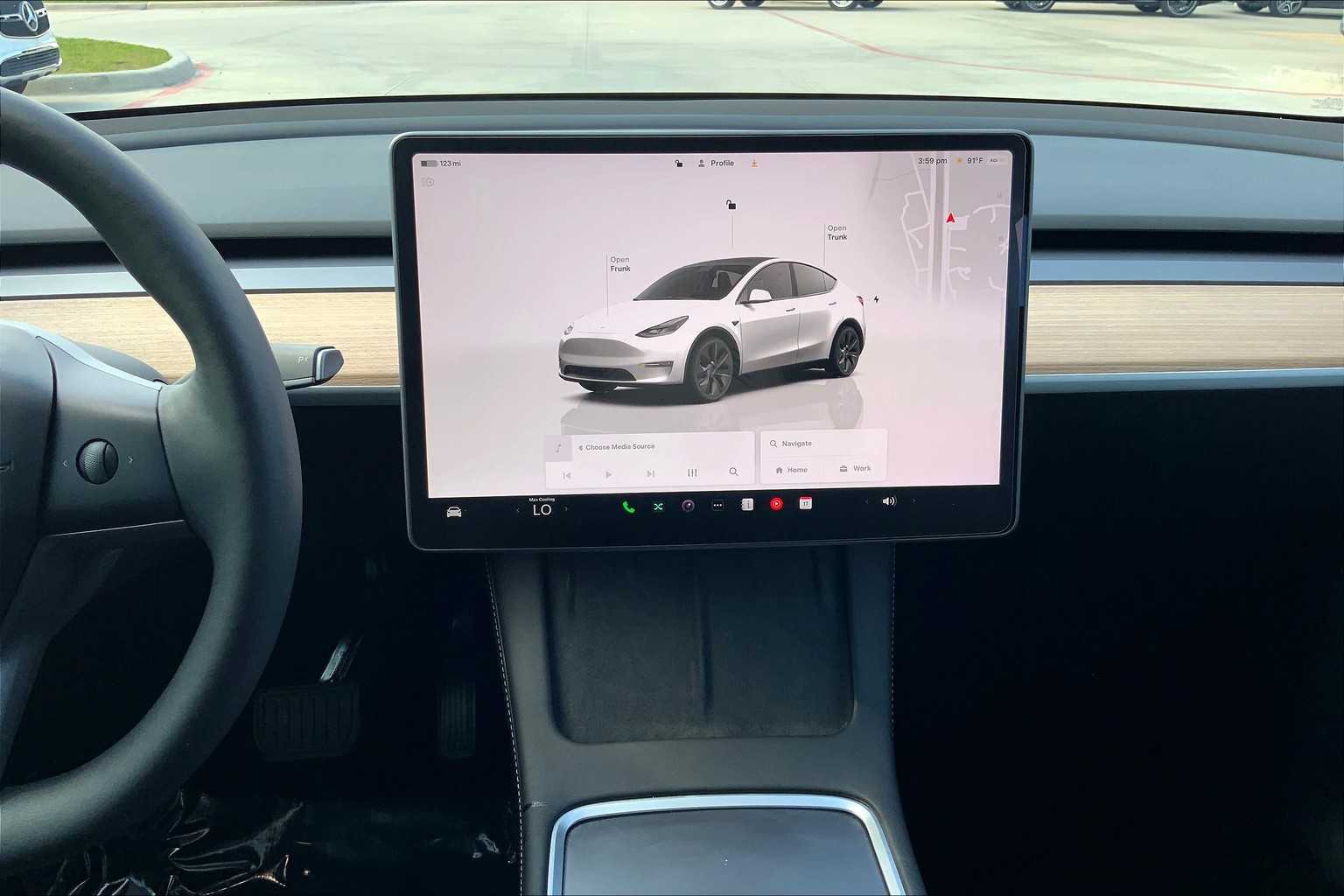 2024 Tesla Model Y Long Range photo 6