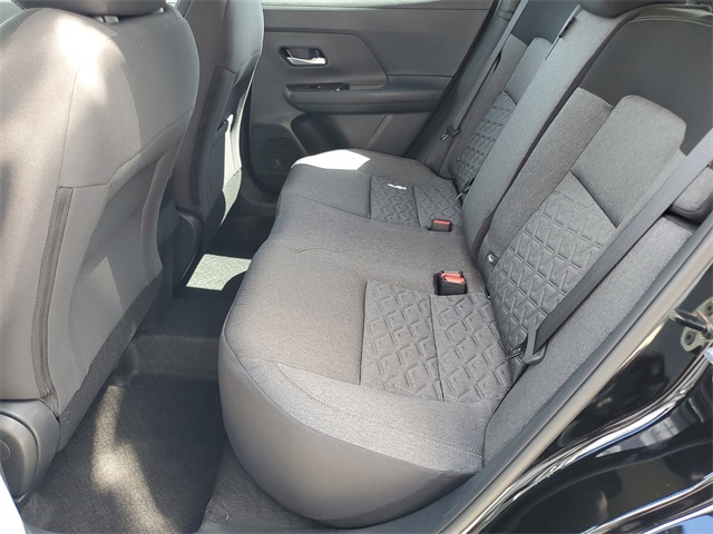 2025 Nissan Kicks SV photo 16